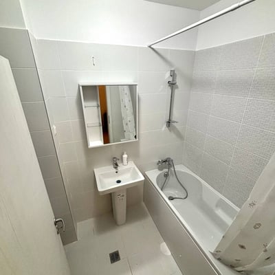 Alquiler de un nuevo apartamento de 1 habitación con balcón, cerca del lago Morii, Bucarest, Rumanía